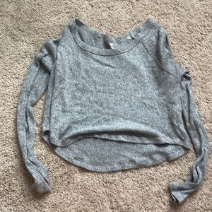 gray crop top